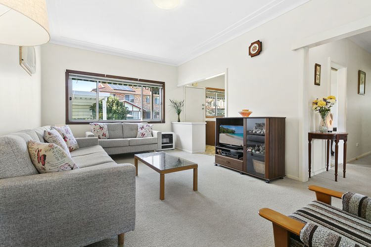 Photo - 28 Serpentine Street, Merrylands NSW 2160 - Image 4