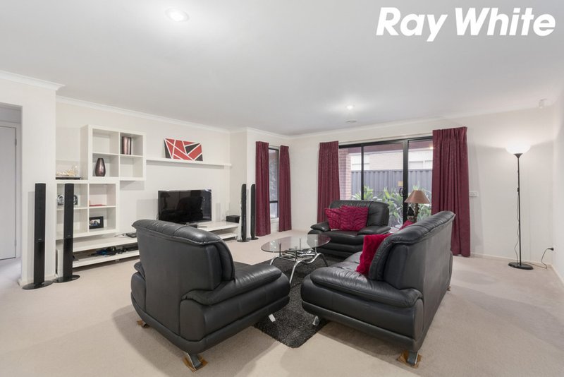 Photo - 28 Seville Street, Pakenham VIC 3810 - Image 5