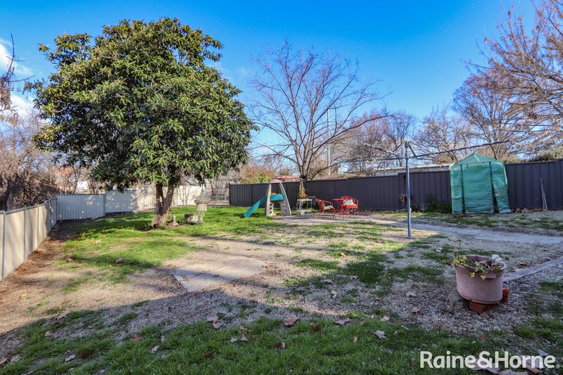 Photo - 28 Seymour Street, Bathurst NSW 2795 - Image 10