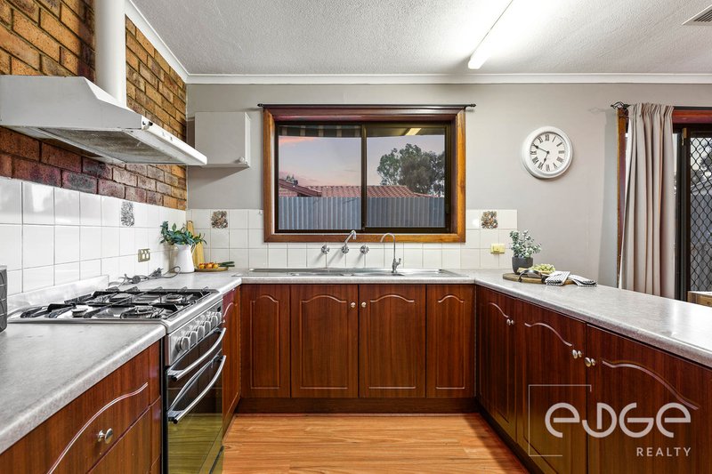 Photo - 28 Sharon Avenue, Parafield Gardens SA 5107 - Image 11