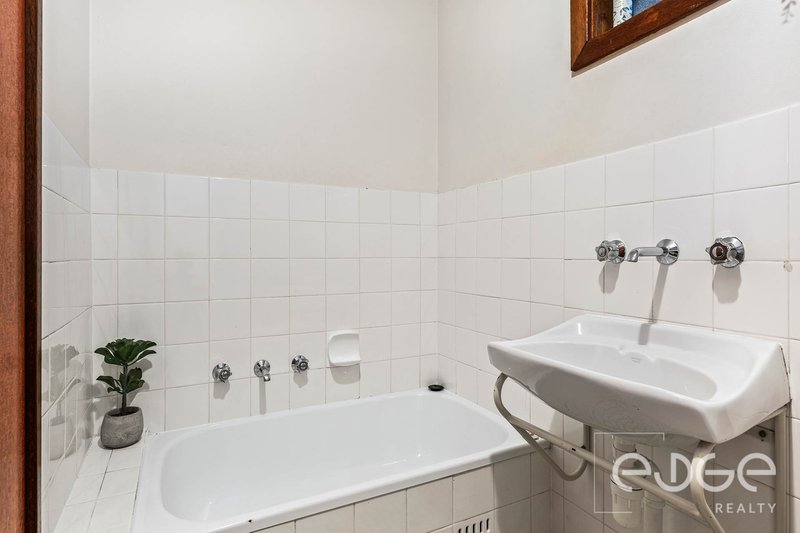 Photo - 28 Sharon Avenue, Parafield Gardens SA 5107 - Image 18