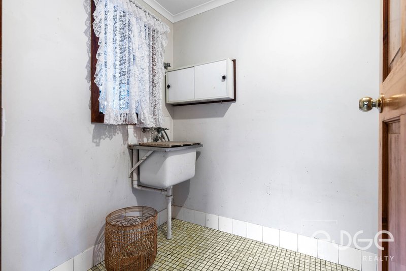 Photo - 28 Sharon Avenue, Parafield Gardens SA 5107 - Image 23