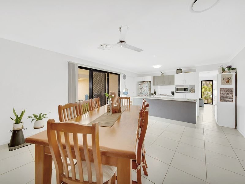 Photo - 28 Shearwater Drive, Glen Eden QLD 4680 - Image 6