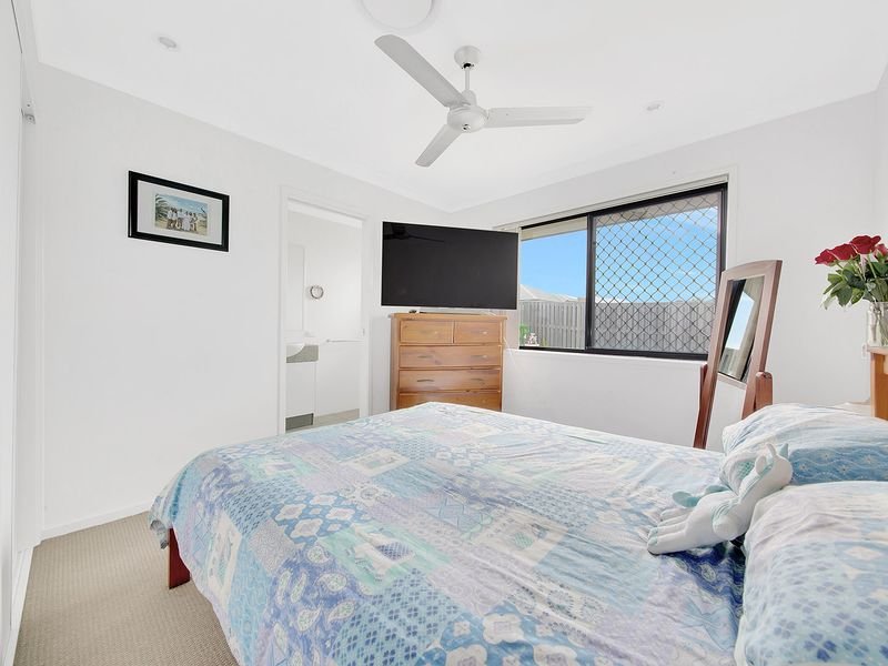 Photo - 28 Shearwater Drive, Glen Eden QLD 4680 - Image 9