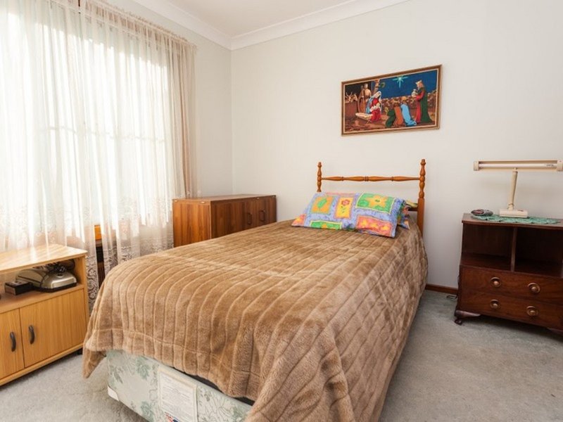 Photo - 28 Shedden Street, Cessnock NSW 2325 - Image 11