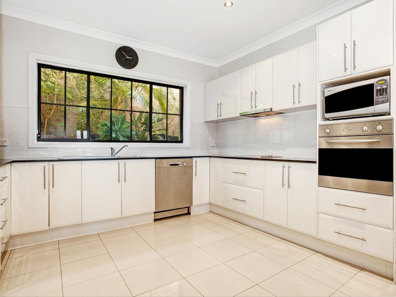 Photo - 2/8 Short Street, Helensburgh NSW 2508 - Image 3