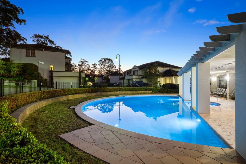 Photo - 28 Silver Ash Way, Thornleigh NSW 2120 - Image 13