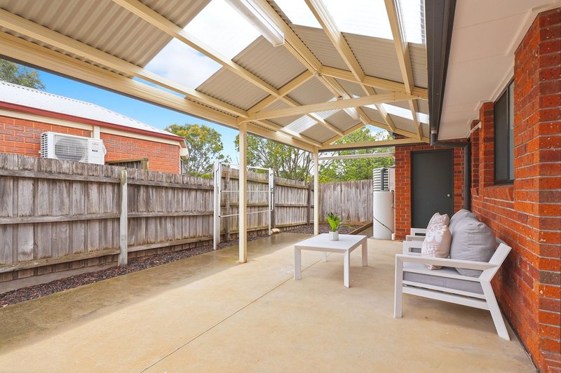Photo - 2/8 Silverdale Drive, Darley VIC 3340 - Image 21