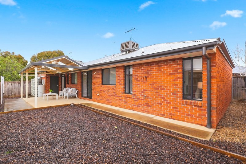 Photo - 2/8 Silverdale Drive, Darley VIC 3340 - Image 23