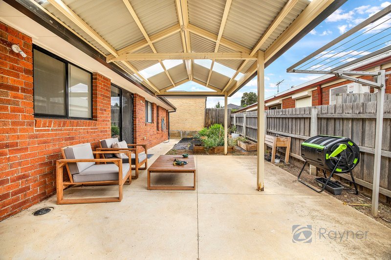 Photo - 2/8 Silverdale Drive, Darley VIC 3340 - Image 11