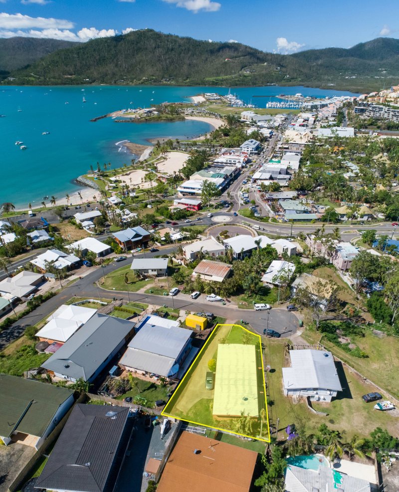 Photo - 2/8 Simmons Street, Airlie Beach QLD 4802 - Image 9