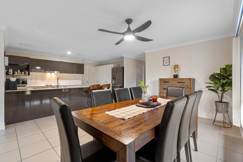 Photo - 28 Skyline Circuit, Bahrs Scrub QLD 4207 - Image 2