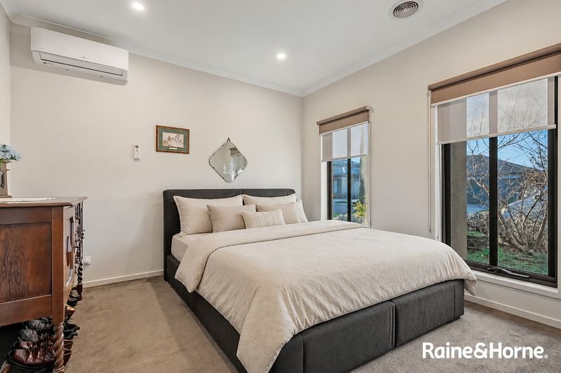 Photo - 28 Sloane Drive, Clyde North VIC 3978 - Image 6