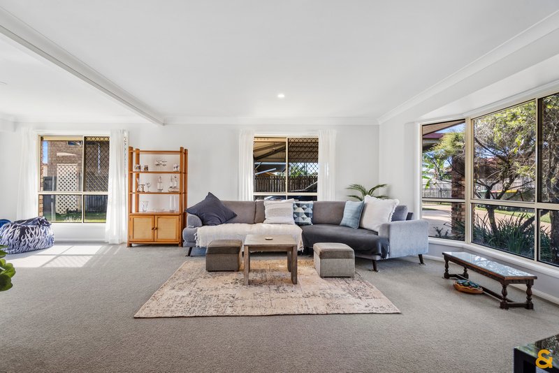 Photo - 28 Sloop Street, Manly West QLD 4179 - Image 2