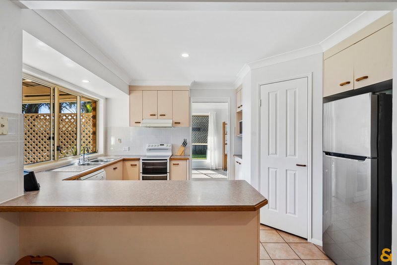 Photo - 28 Sloop Street, Manly West QLD 4179 - Image 5