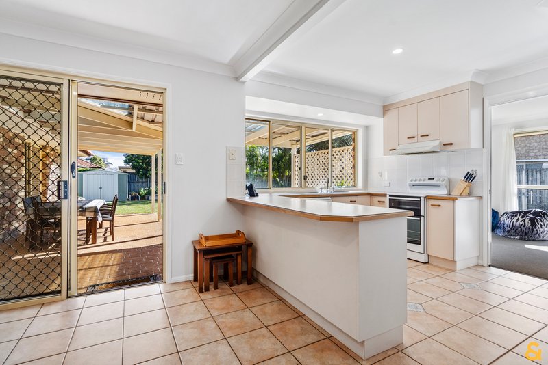 Photo - 28 Sloop Street, Manly West QLD 4179 - Image 8