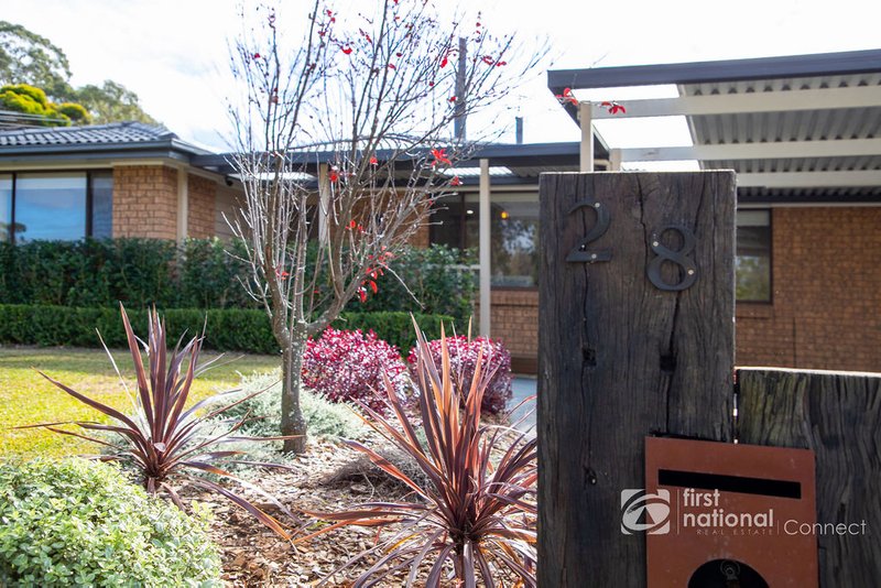 Photo - 28 Snailham Crescent, South Windsor NSW 2756 - Image 2