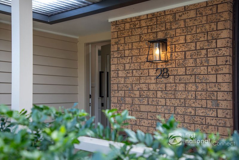 Photo - 28 Snailham Crescent, South Windsor NSW 2756 - Image 3