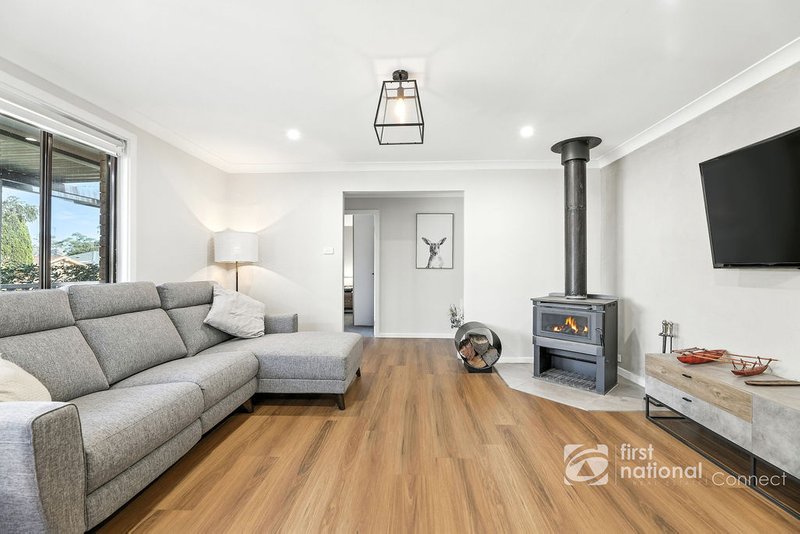 Photo - 28 Snailham Crescent, South Windsor NSW 2756 - Image 7