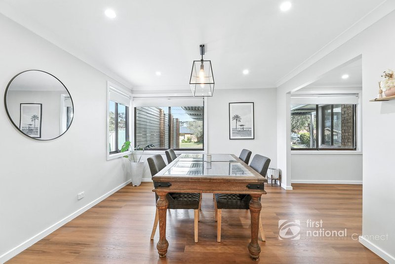 Photo - 28 Snailham Crescent, South Windsor NSW 2756 - Image 10