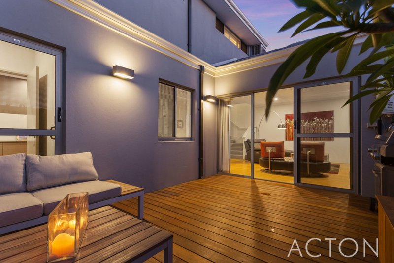 Photo - 2/8 Socrates Parade, North Coogee WA 6163 - Image 2