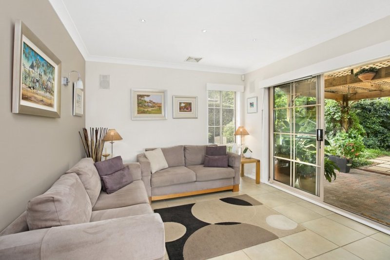 Photo - 28 Somerset Way, Castle Hill NSW 2154 - Image 4