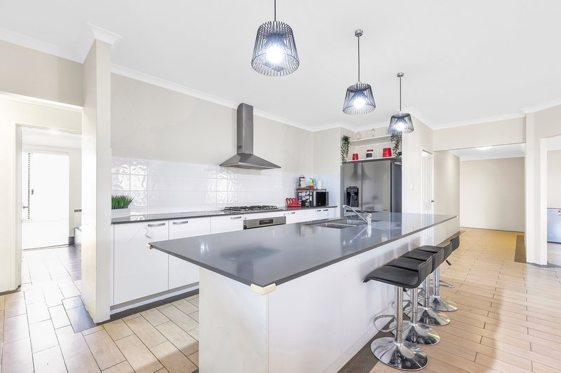 Photo - 28 Southport Drive, Baldivis WA 6171 - Image 2