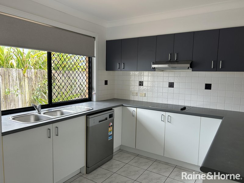 Photo - 28 Spinnaker Ccrt , Redland Bay QLD 4165 - Image 1