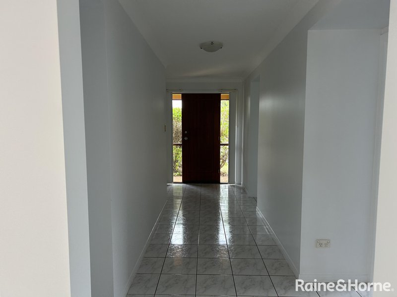 Photo - 28 Spinnaker Ccrt , Redland Bay QLD 4165 - Image 5