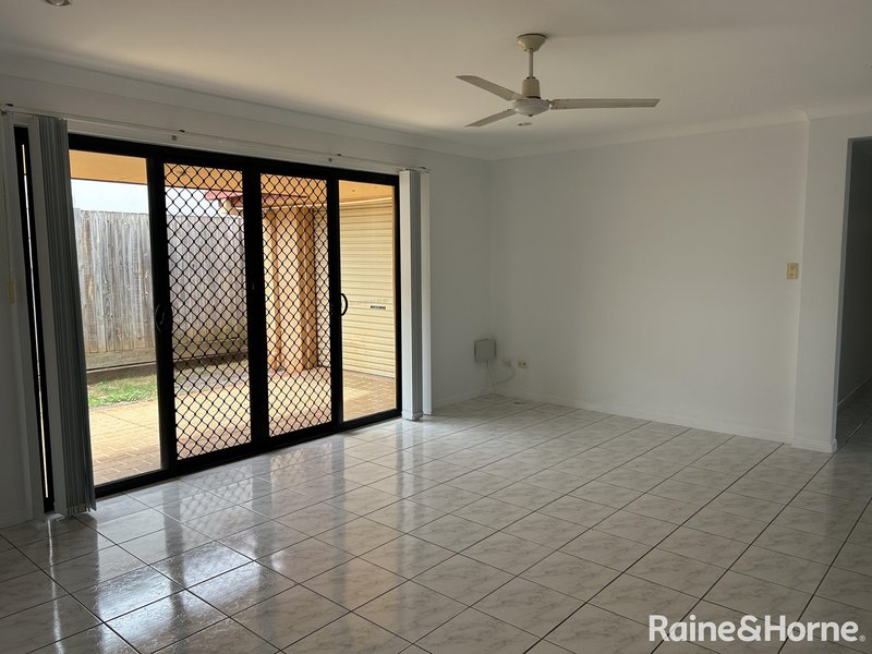 Photo - 28 Spinnaker Ccrt , Redland Bay QLD 4165 - Image 8