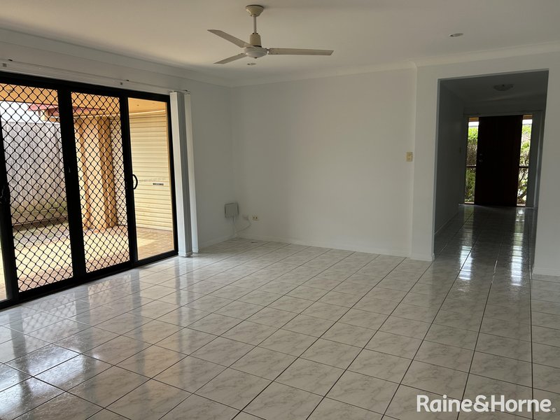 Photo - 28 Spinnaker Ccrt , Redland Bay QLD 4165 - Image 9