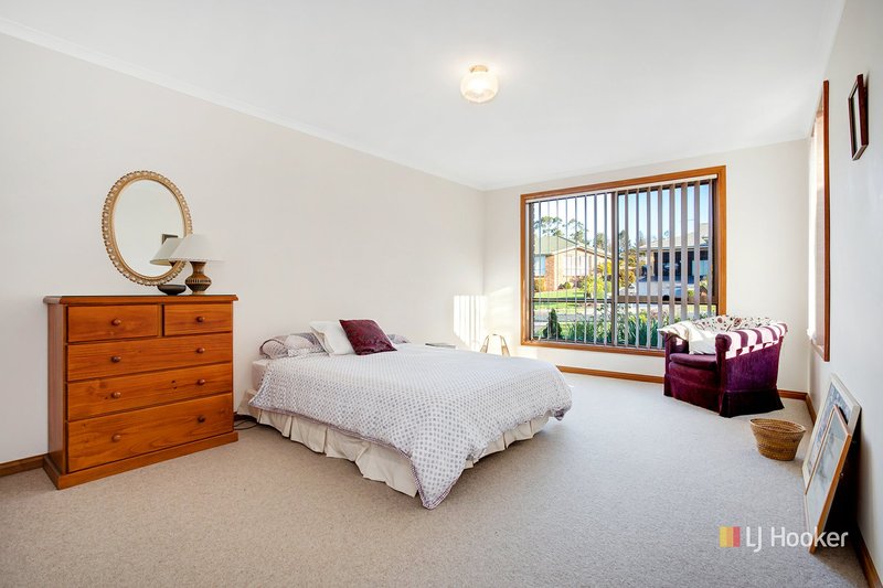 Photo - 28 St Andrews Drive, Devonport TAS 7310 - Image 5