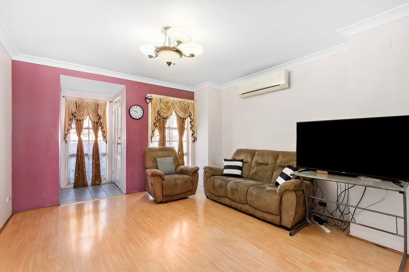 Photo - 28 St Pauls Way, Blacktown NSW 2148 - Image 2