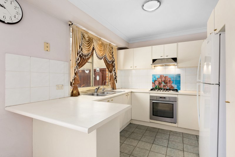 Photo - 28 St Pauls Way, Blacktown NSW 2148 - Image 3