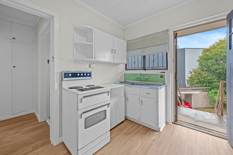 Photo - 2/8 Station Street, Nundah QLD 4012 - Image 4