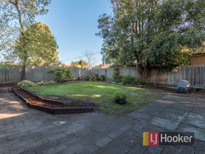 Photo - 28 Stawell Street, Cranbourne VIC 3977 - Image 4