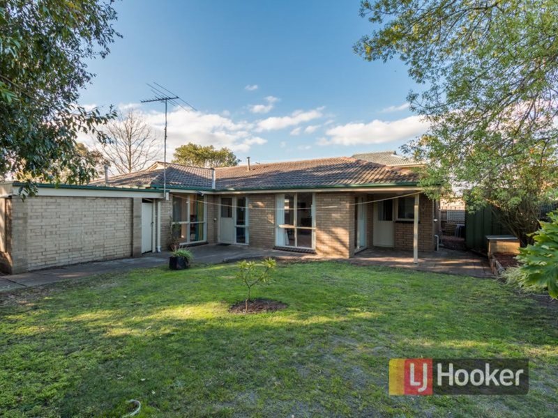 Photo - 28 Stawell Street, Cranbourne VIC 3977 - Image 6