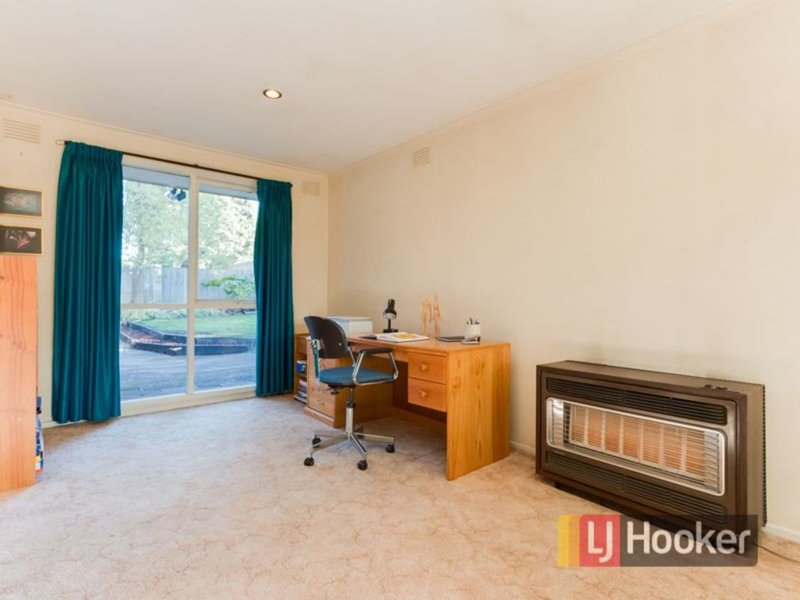 Photo - 28 Stawell Street, Cranbourne VIC 3977 - Image 9