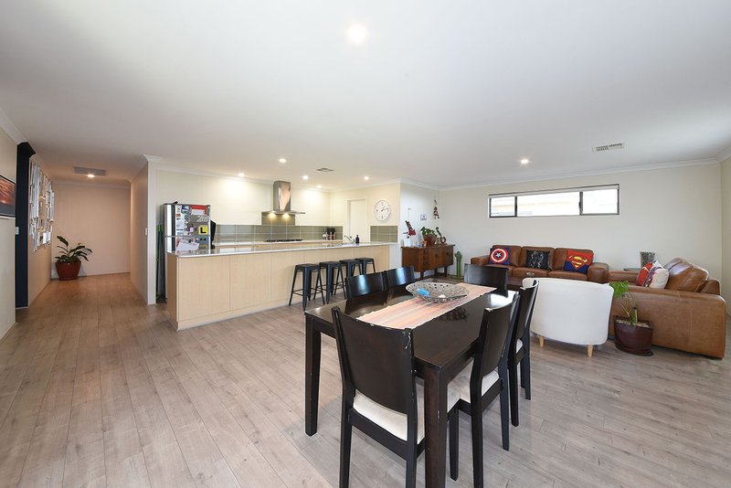 Photo - 28 Stellatus Approach, Jindalee WA 6036 - Image 23