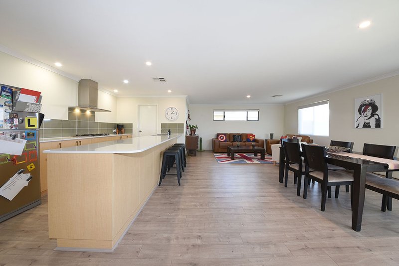 Photo - 28 Stellatus Approach, Jindalee WA 6036 - Image 24