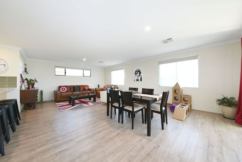 Photo - 28 Stellatus Approach, Jindalee WA 6036 - Image 25