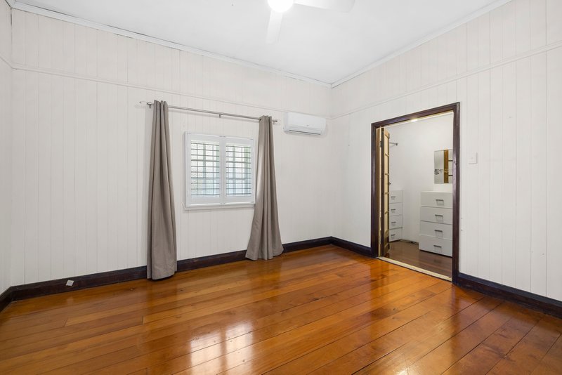 Photo - 28 Stewart Road, Ashgrove QLD 4060 - Image 6