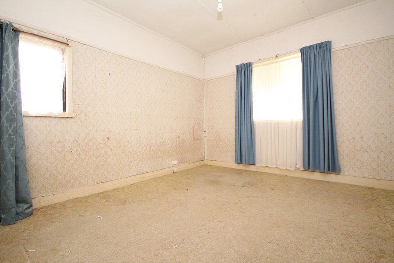 Photo - 28 Stewart Street, Horsham VIC 3400 - Image 6