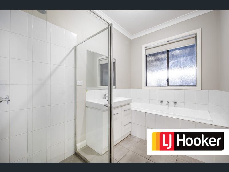 Photo - 28 Stringybark Avenue, Brookfield VIC 3338 - Image 6