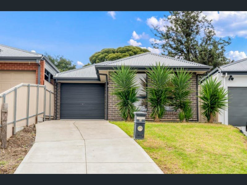 Photo - 28 Sturt Road, Valley View SA 5093 - Image 2