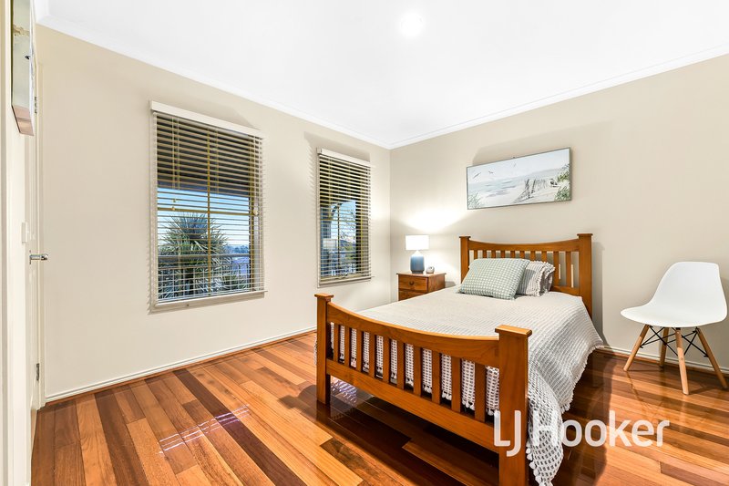 Photo - 28 Sugar Bush Drive, Lynbrook VIC 3975 - Image 11