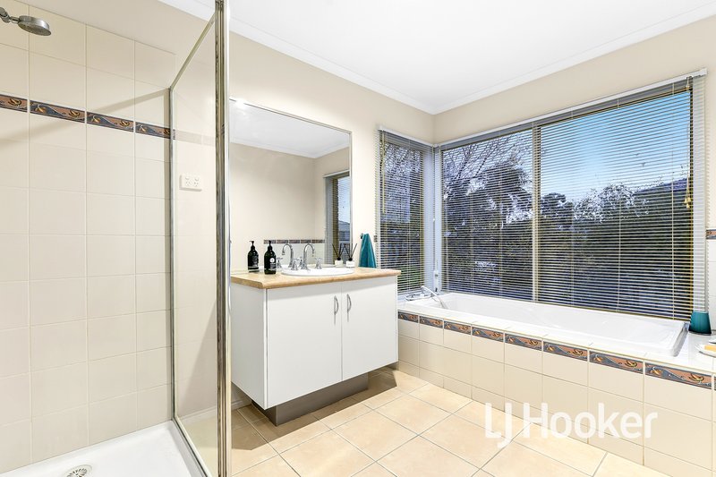 Photo - 28 Sugar Bush Drive, Lynbrook VIC 3975 - Image 14