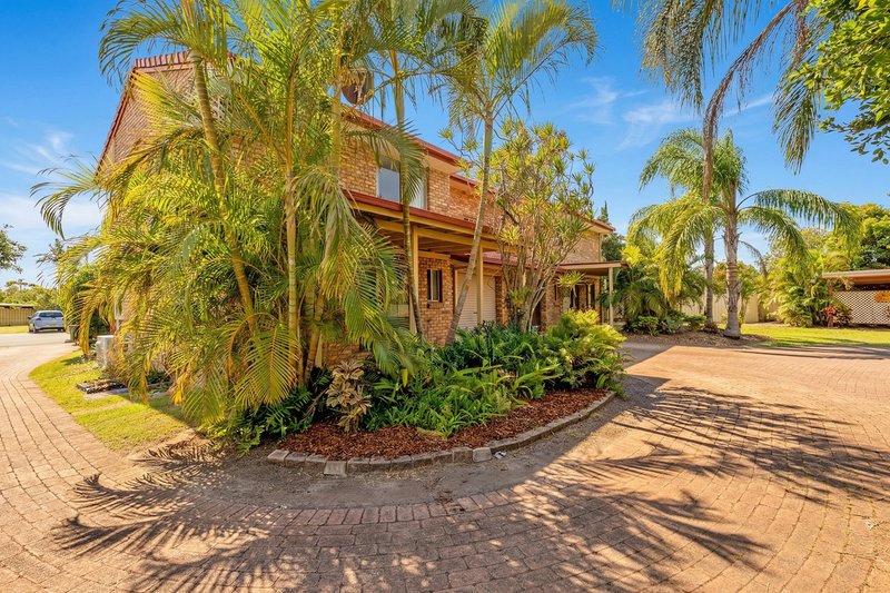 Photo - 2/8 Sun Court, Banksia Beach QLD 4507 - Image 1