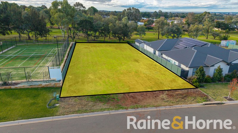 Photo - 28 Sunningdale Close, Dubbo NSW 2830 - Image 1
