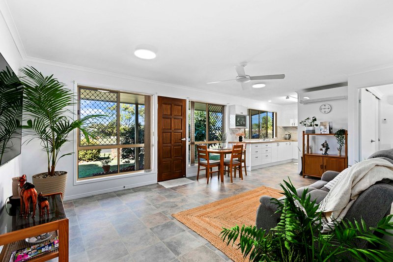 Photo - 28 Sunset Crescent, Torquay QLD 4655 - Image 3